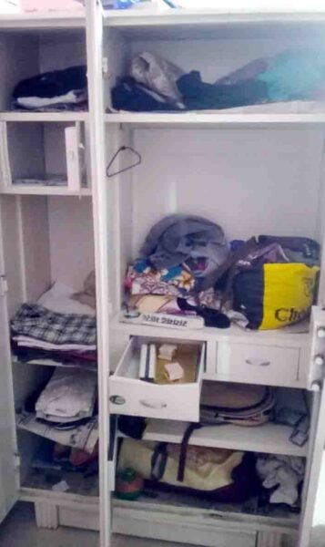 डॉक्टर कॉलोनी में चोरी की घटना के बाद का दृश्य