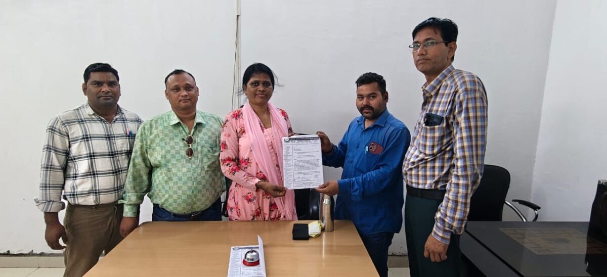 CGS/S शिक्षक फेडरेशन ने डीईओ कार्यालय में ज्ञापन सौंपा